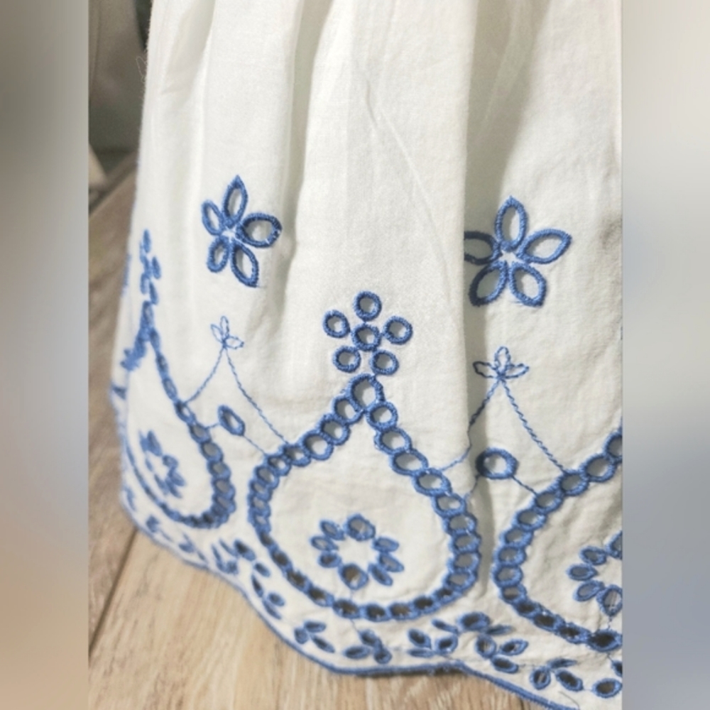 Savannah baby sleeveless embroidered white and blue dress Size 0-3 months - Picture 4 of 14